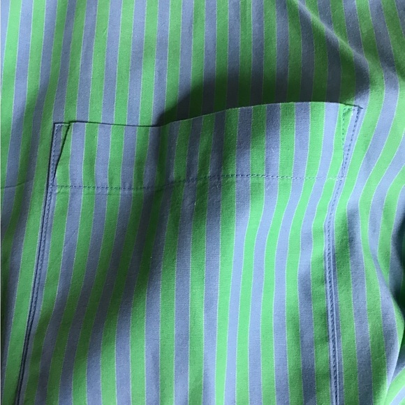 NWOT Gap Long Sleeve Casual and Comfortable Button Down Shirt in XL - Picture 3 of 4